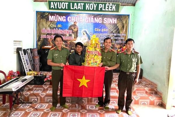 Trà Bồng: Công an xã Trà Sơn vận động bà con giáo dân tham gia bảo đảm ANTT, phát triển kinh tế